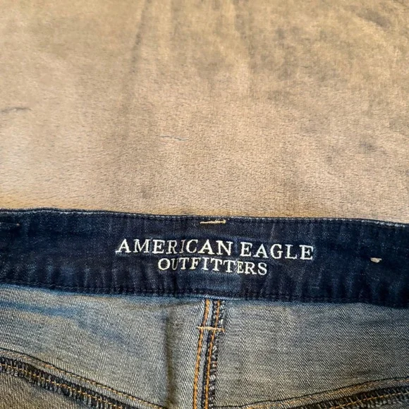 American Eagle Dark Wash Denim Cutoff Shorts Frayed Hem Womens size 8 28" - Picture 2 of 11